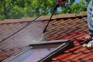 Exceptional Lynnwood roof cleaning company in WA near 98037